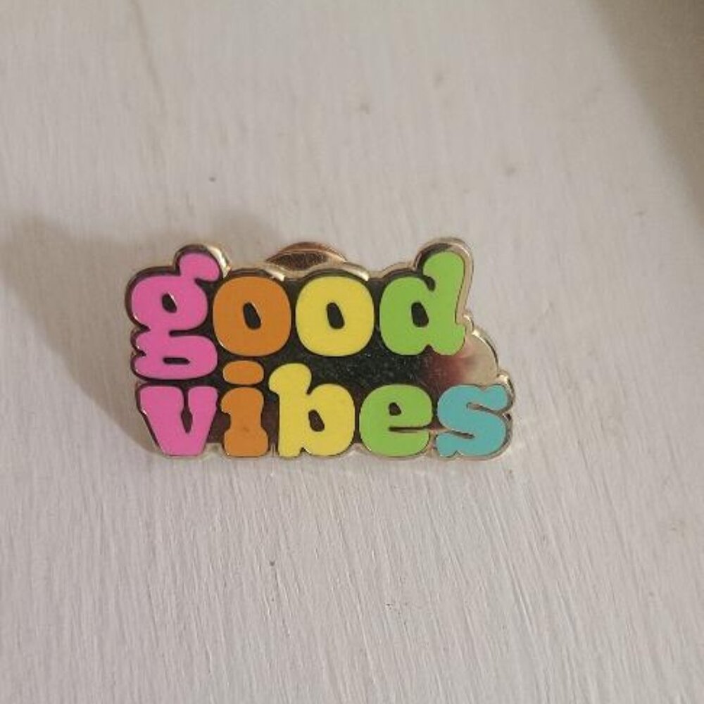 Good Vibes Vibrations Groovy 1970's Lapel Pin Tie Tack Brooch - Vintage Hippie
